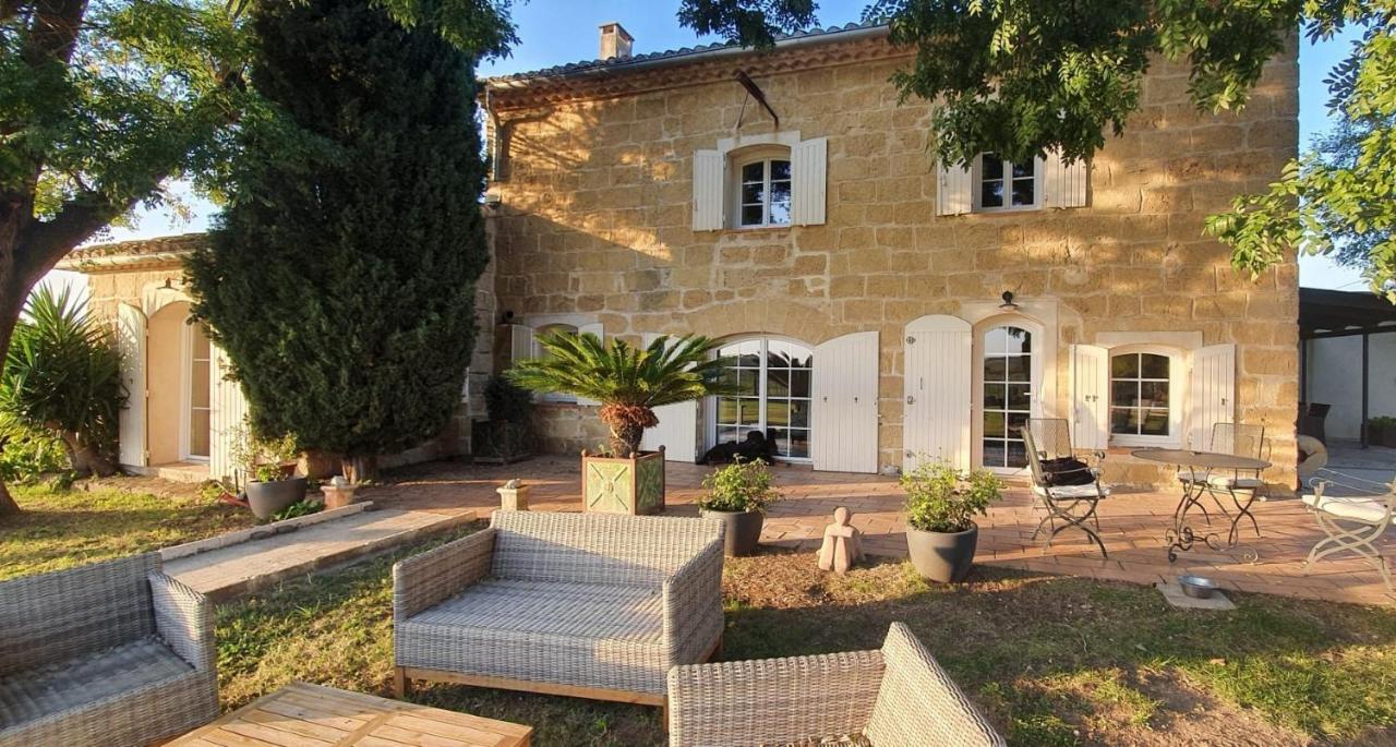 Bed and Breakfast Les Bonbonnettes Le Cailar Exterior foto